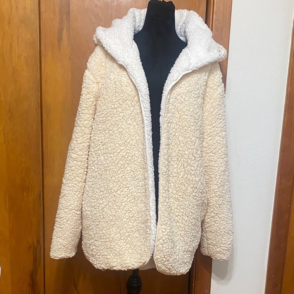 BDG Cream Ivory Teddy Open Jacket Hooded Long Sleeve Pristine Condition! Boho